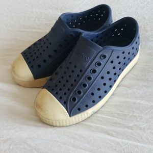 Boy toddler Native Jefferson shoes C9 size 9
